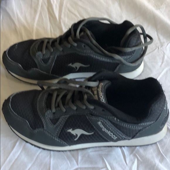 Gray Kangaroos sneakers with pockets size 8.5 - Picture 3 of 6
